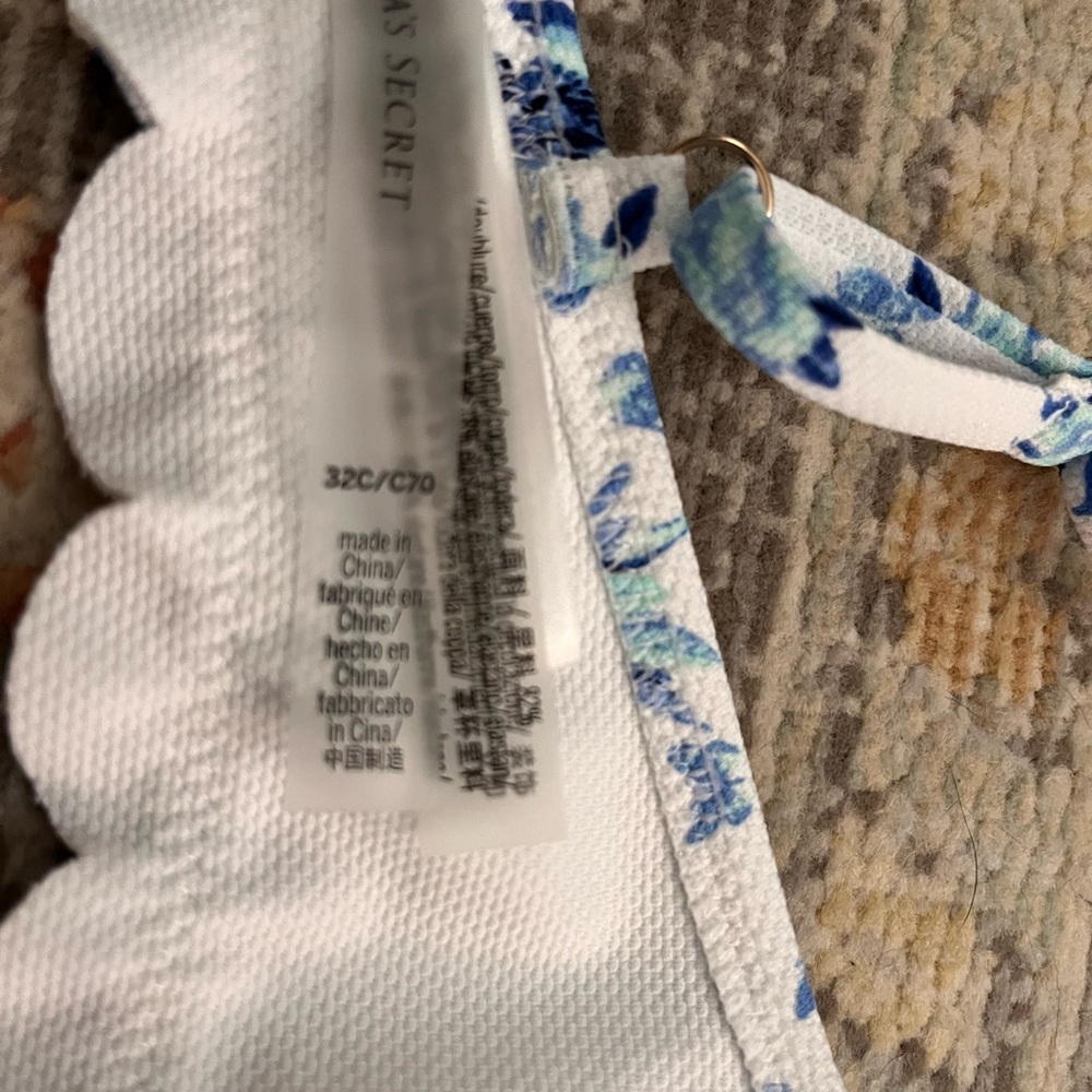 Victoria’s Secret swim top blu/white floral scalloped top & sides adjustable 32c - Picture 10 of 11